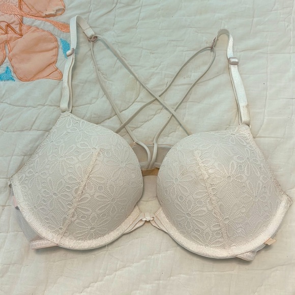 Victoria Secret racerback, white, push-up bra with front clip - Picture 5 of 5
